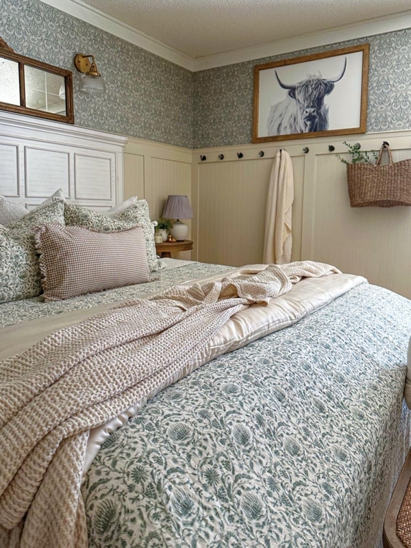 Spindle Bed Frame with Matte Black Finish and Cottage Style Design