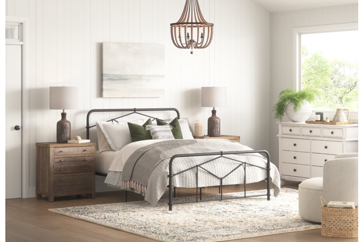 Spindle Bed with Tapered Legs, Natural Wood Spindle Bed Frame