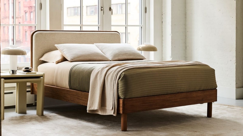 Standard Bed Tapered Legs Mixed Material Frame Mid-Century Modern Queen