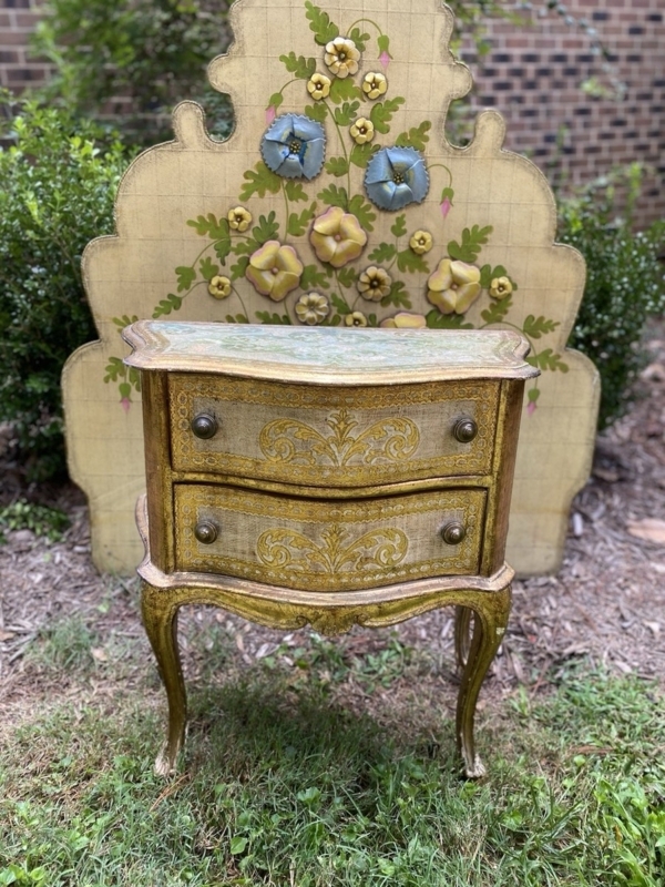 Vintage Italian Florentine Nightstand, Gold Gilt, Cabriole Legs