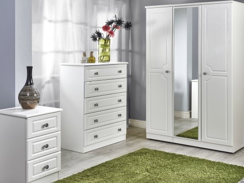 White Shaker Bedroom Set with Slatted Headboard and Footboard