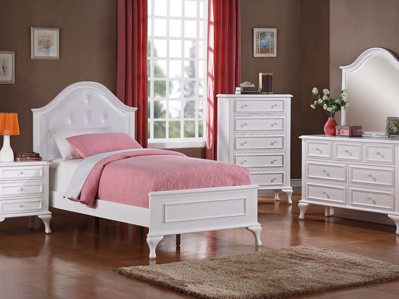 White Transitional Bedroom Furniture Set with Raised Panels