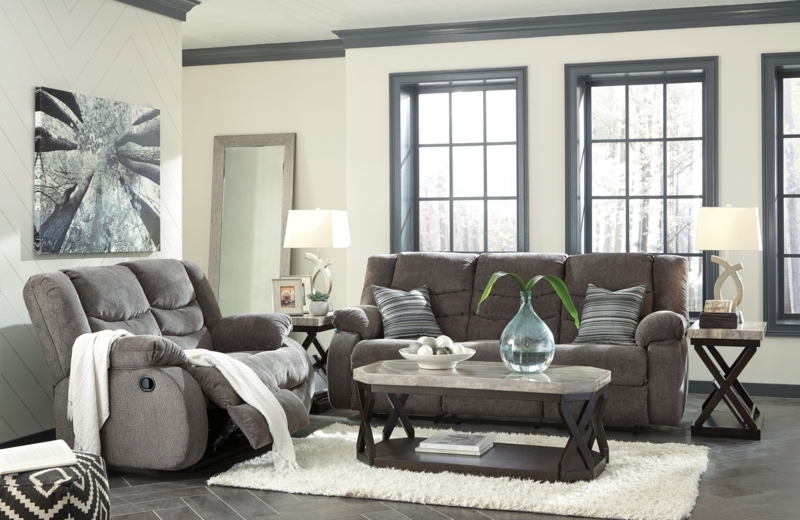 Manual Reclining Living Room Set with Center Console