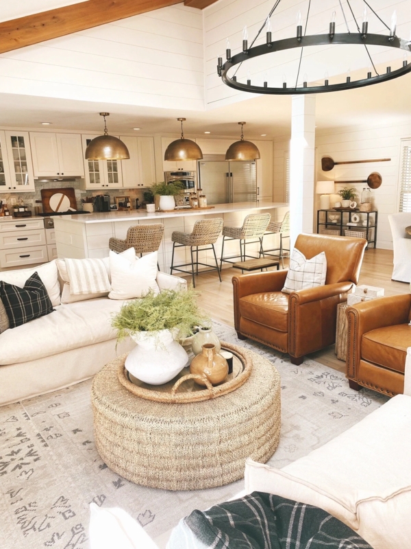 Modern Farmhouse Living Room with Symmetrical Built-In Shelving Design