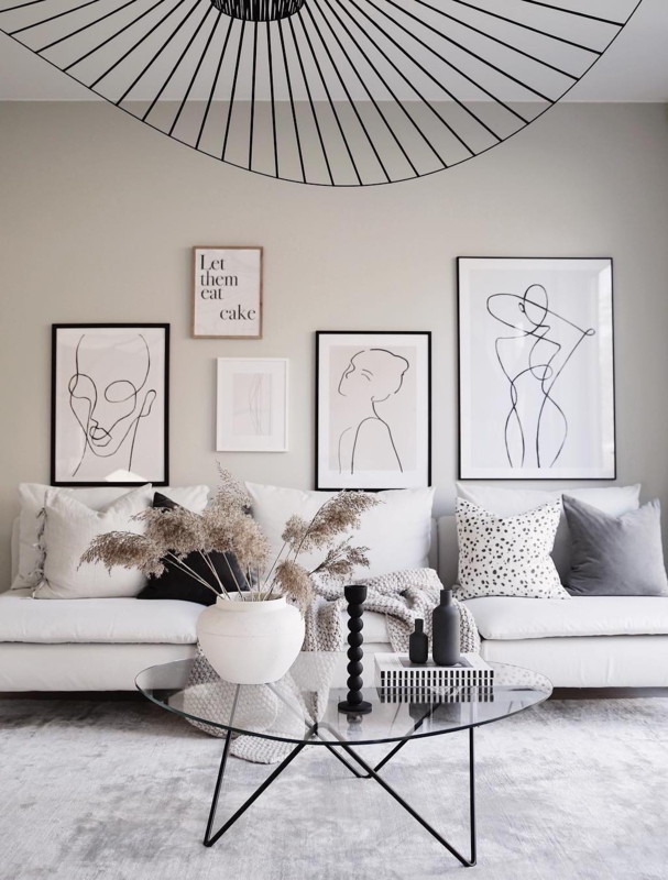 Nesting Coffee Tables with Round Tops and Tapered Legs