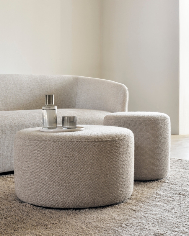 Pouf Pebble Shape Cream Boucle with Ball Feet Scandinavian Style