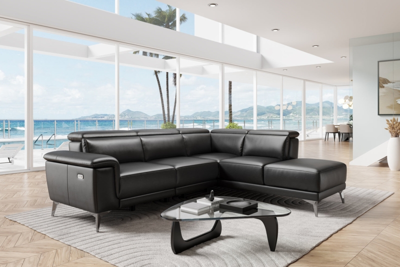 Power Reclining Sectional Sofa with Right-Facing Chaise Lounge