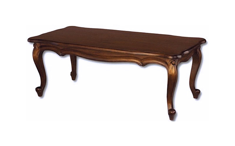 Queen Anne Coffee Table with Cabriole Legs and Pad Feet
