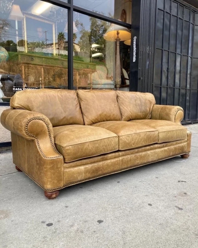 Vintage Style Button Tufted Sofa in Rich Mahogany Brown Finish