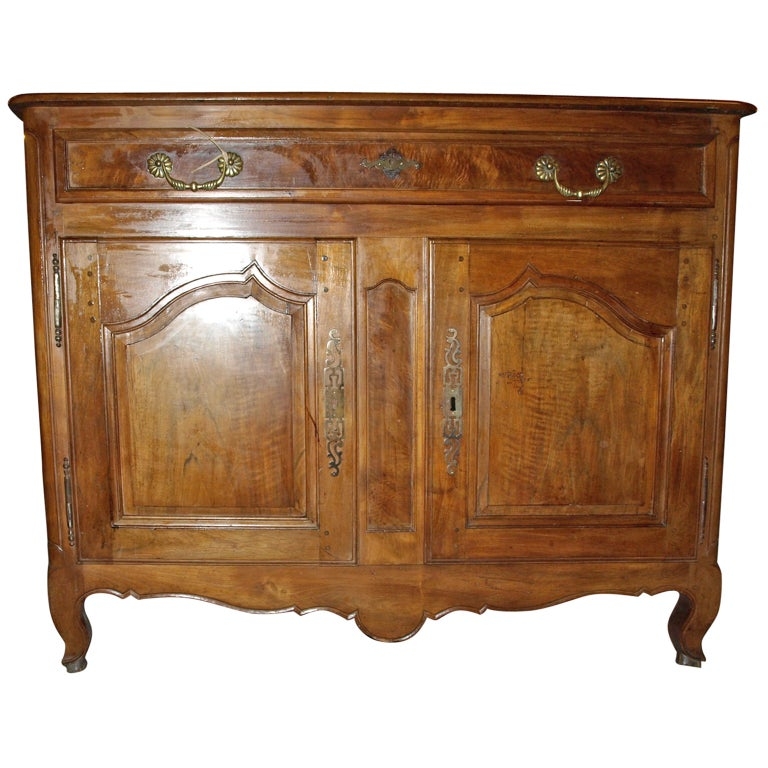 Buffet Ornate Hardware Distressed Finish Scalloped Apron Antique Style
