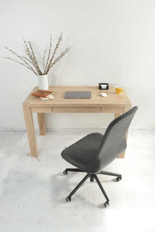 Dining Table Oak Wood Toned Parsons Legs Seamless Joinery