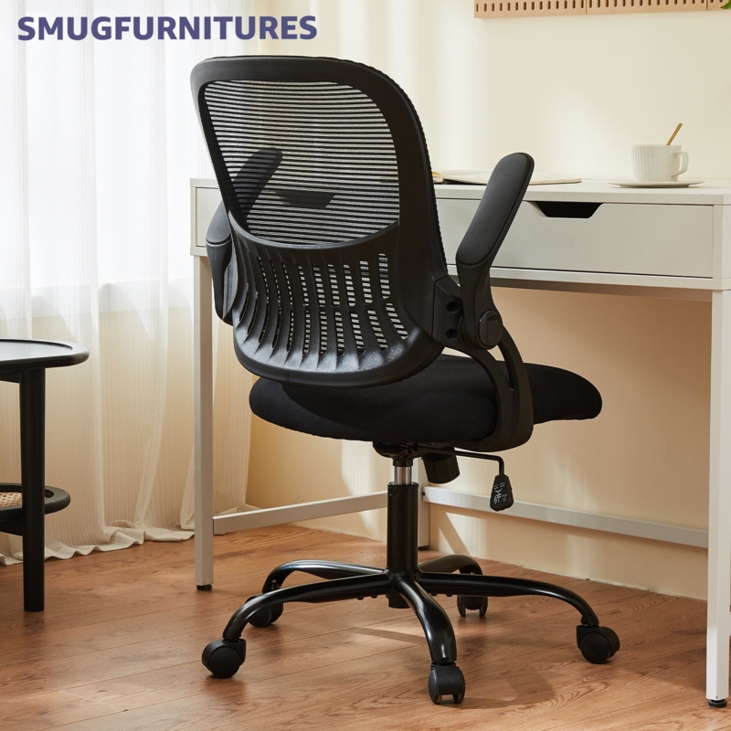 Functional Office Chair with Flip-Up Arms and Mesh Backrest