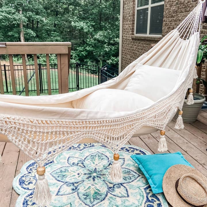 Handmade Crochet Fringe Hammock with Spreader Bars for Patio