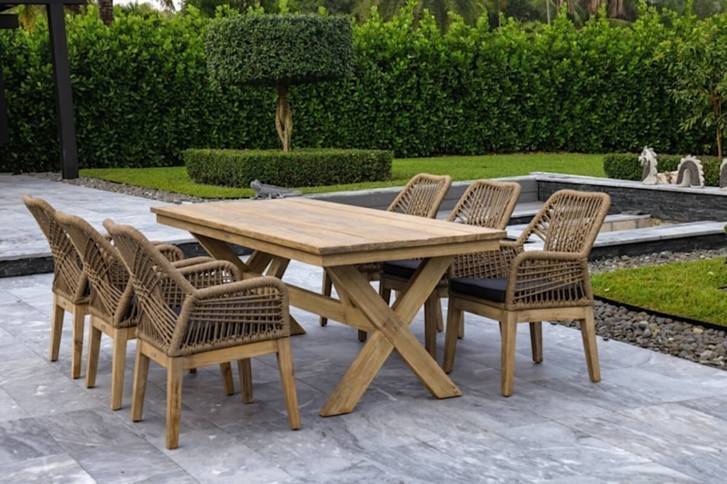 Organic Rope Outdoor Dining Set with Mixed Material Design & Wood Tone