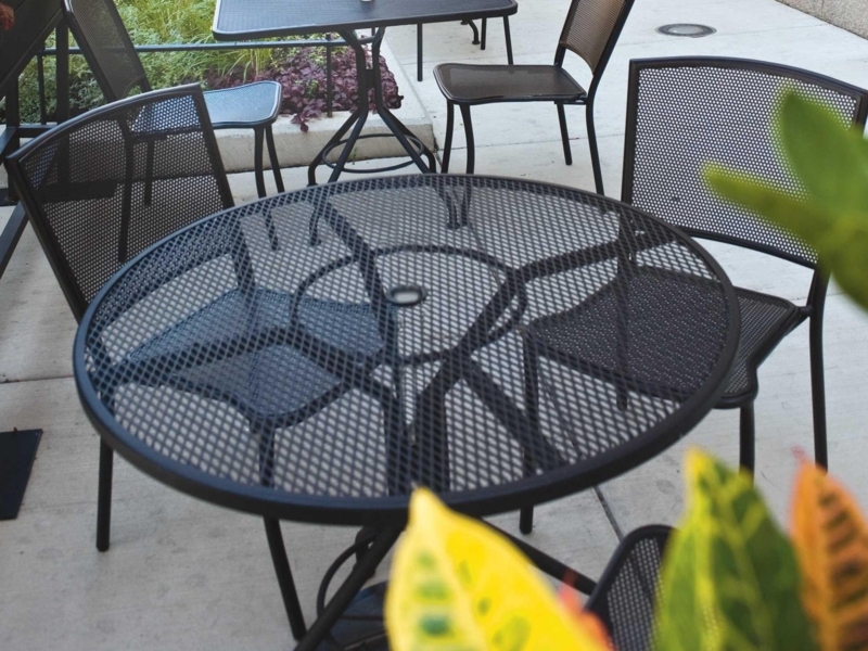 Outdoor Dining Set: Traditional Textured Wrought Iron Mesh