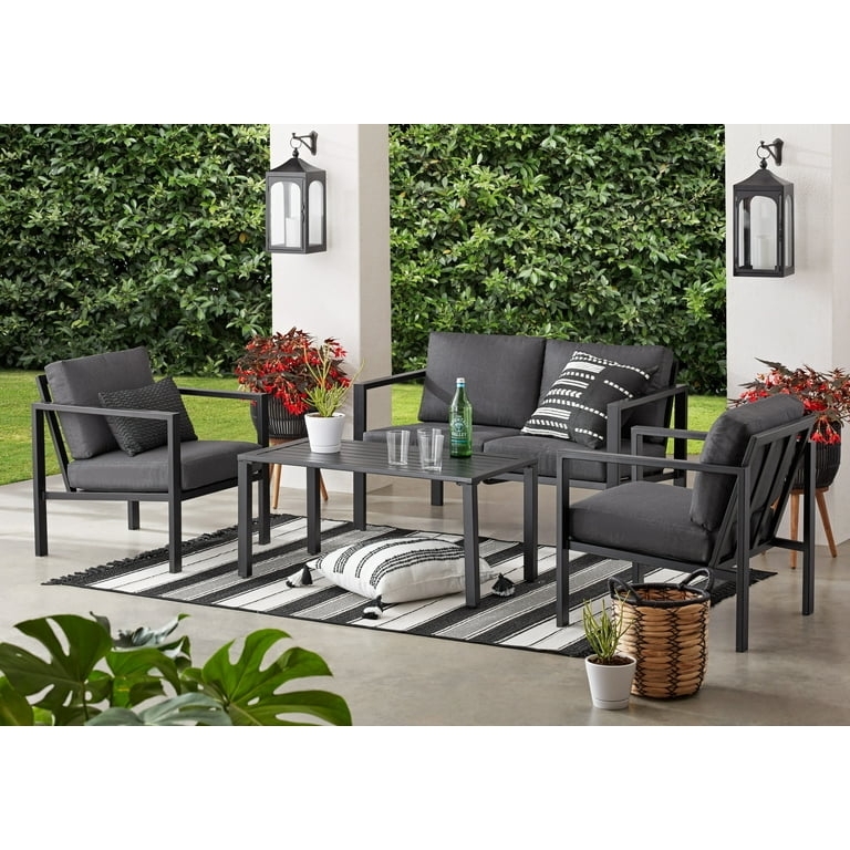 Patio Conversation Set Wood Slatted Frames and Geometric Rug