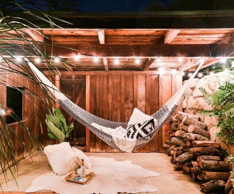 Woven Rope Hammock with Spreader Bars and Intricate Diamond Weave