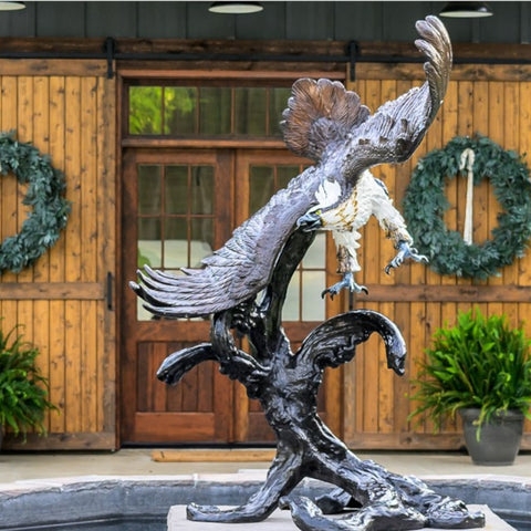 Bird Statue: Osprey With Fish Design, Lifelike Bird Garden Statue