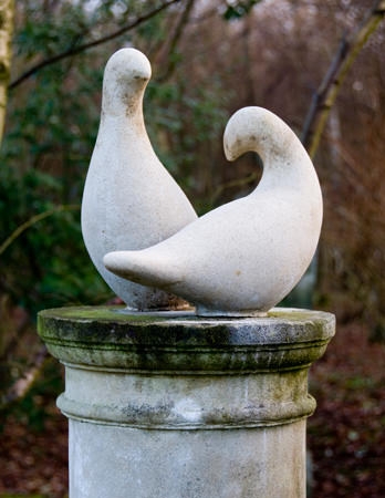 Bird Statue Pair Weathered Stone Finish Lifelike Silhouette Gray