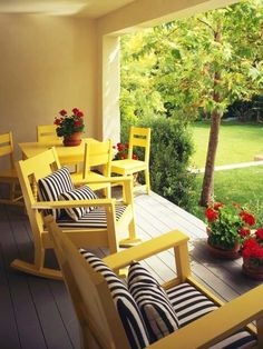 Black Metal Outdoor Dining Set with Patio Umbrella