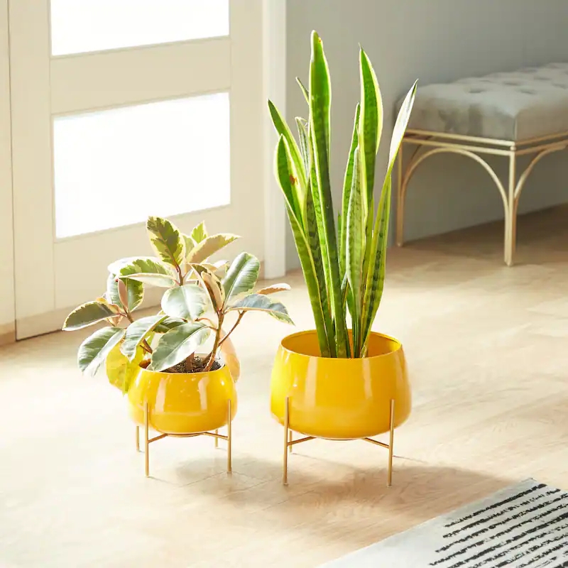 Black Metal Standing Planter Set, Tapered Bowls, Tripod Legs