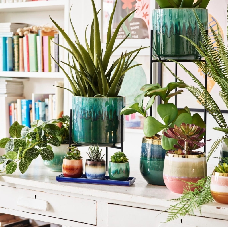 Ceramic Planter Set featuring Ribbed Texture and Mixed Heights