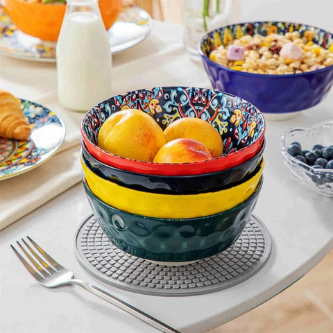 Contrasting Interior Bowl Set for Cheerful Kitchen Table Decor