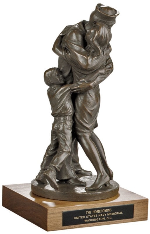 Decorative Statue Bronze Toned Figurative Design Military Homecoming