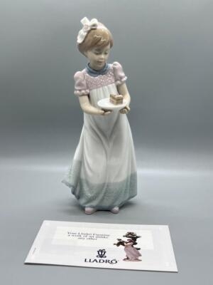 Figurine Porcelain Two Girls Birthday Cake High Gloss Pastel