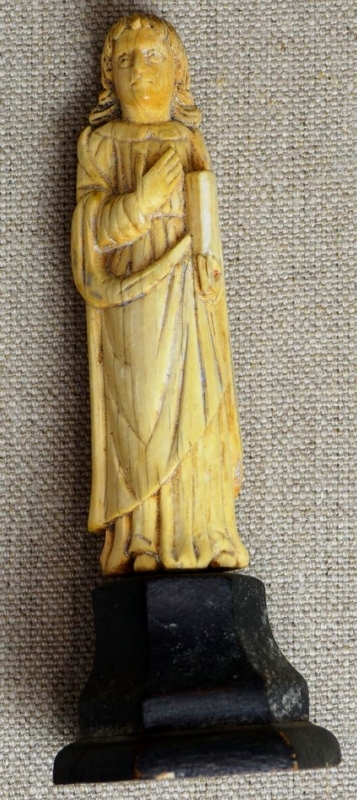 Figurine Renaissance Style Tabletop, Madonna and Child Aged Surface