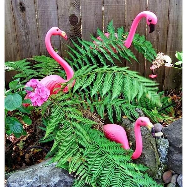 Flamingo Statues Molded Texture Metal Legs Pair Kitsch