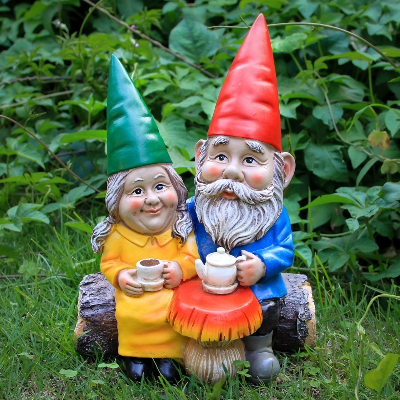 Garden Statue Gnome Couple on Log Base, Romantic Patio Statue Ideas