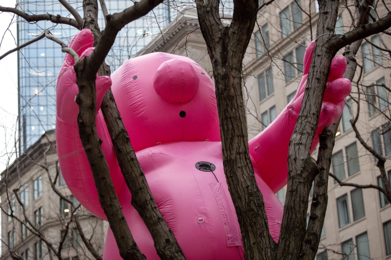Inflatable Sculpture Monumental Scale Humanoid Form Urban Plaza Decor