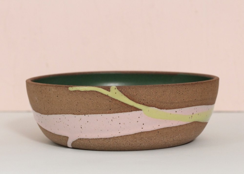 Minimalist Ceramic Serving Bowl with Speckled Pattern & Organic Rim
