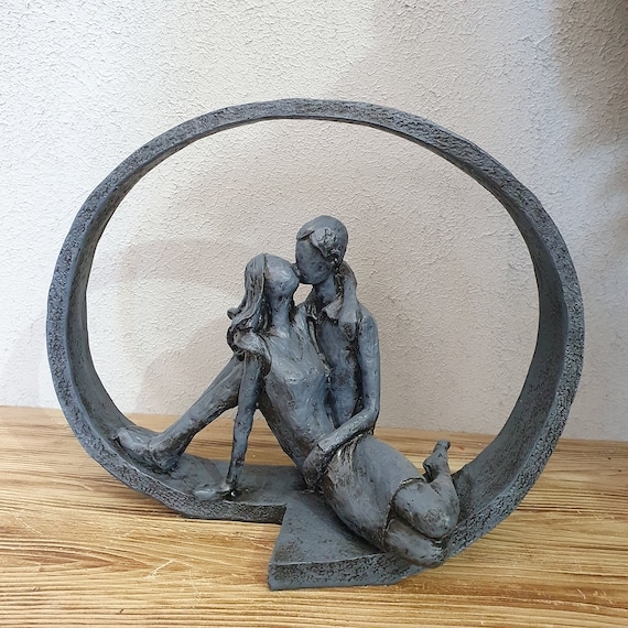 Minimalist Wooden Sculpture, Matte Finish, Intertwining Form