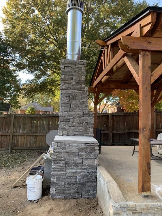 Modern Built-In Outdoor Fireplace Stone-Like Finish Neutral Patio
