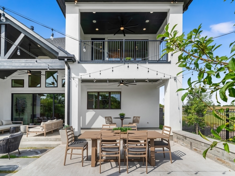 Outdoor Dining Set Monochromatic Furniture Covered Patio Structure