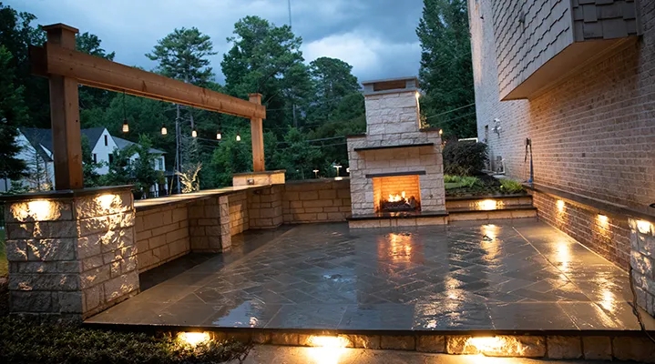 Outdoor Fireplace under Pergola: Luxury Covered Patio Lounge Layout