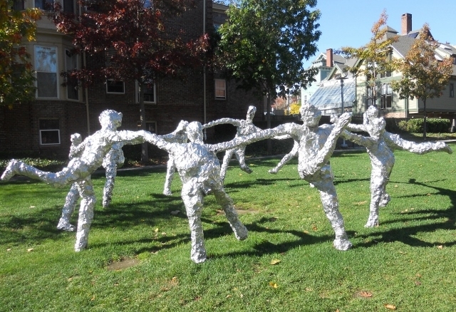 Outdoor Sculpture Abstract Interlocking Rings Weathered Metal Design