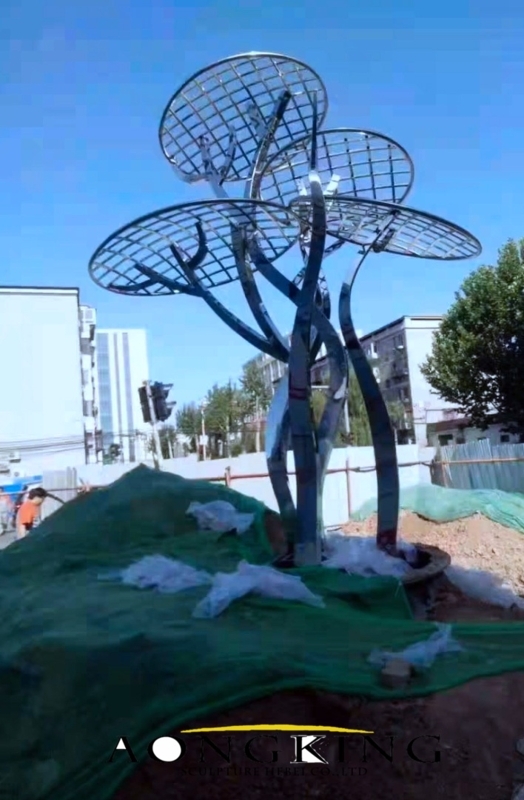 Outdoor Sculpture Stainless Steel Tree Mirrored Contemporary Garden