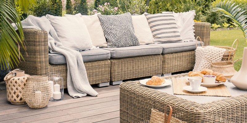 Outdoor Sectional Woven L-Shaped Seating Striped Rug Accent Slatted Back
