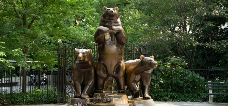 Outdoor Statue Bronze Bear Group on Stepped Stone Pedestal Park Decor