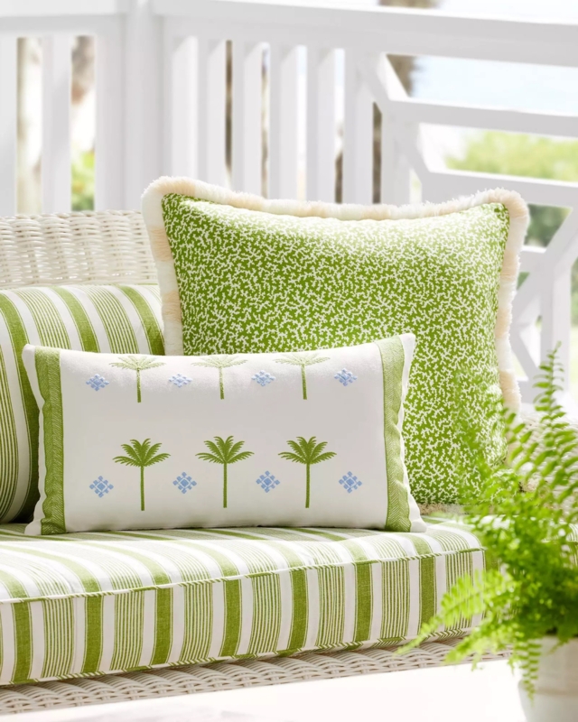 Patio Sofa Set with Slatted Coffee Table and Oversized Patterned Rug