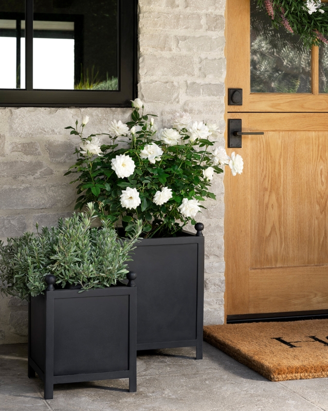 Pedestal Planter Off-White Fluted Texture Classical Stone Look Urn