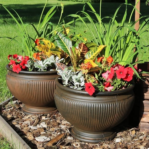 Planter Molded Details Rust Finish Traditional Classic Round Patio Pots