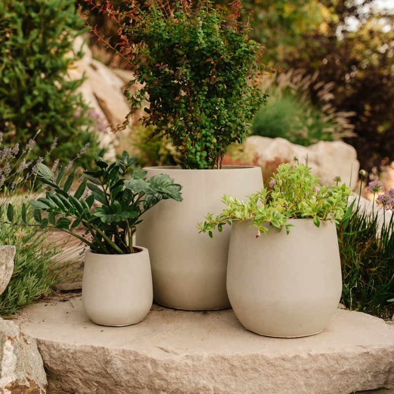 Planter Pot Tapered Cylindrical Recessed Rim Matte Finish