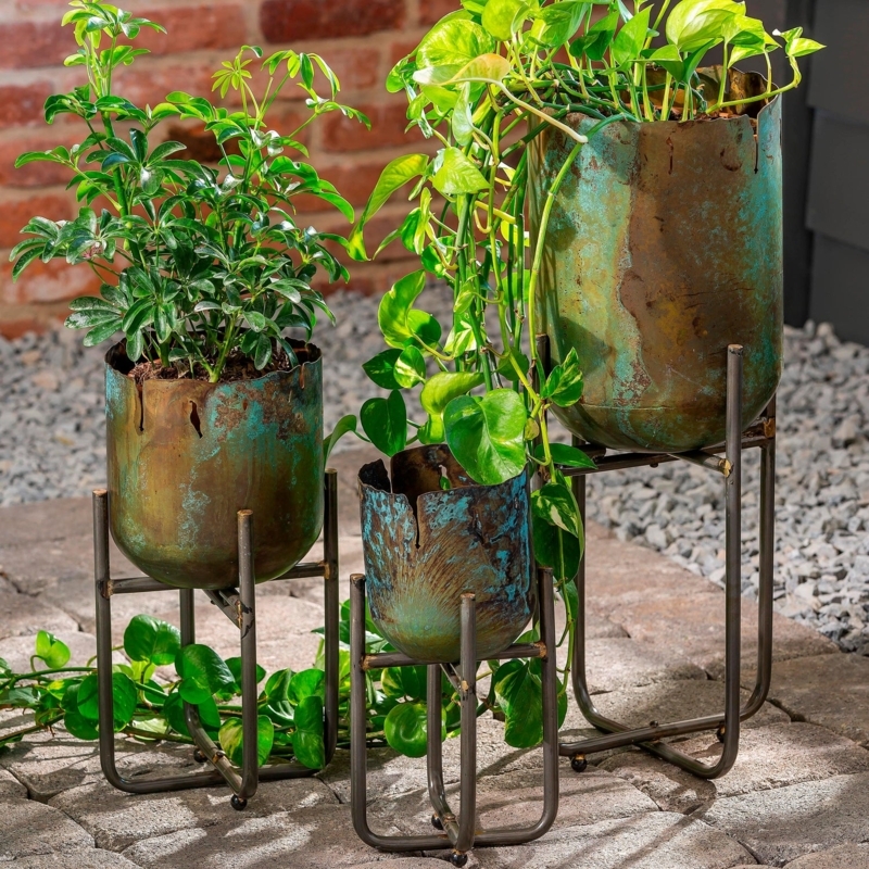 Planter Set Elevated Stands Distressed Metal Rustic Nested Trio Ring Handles