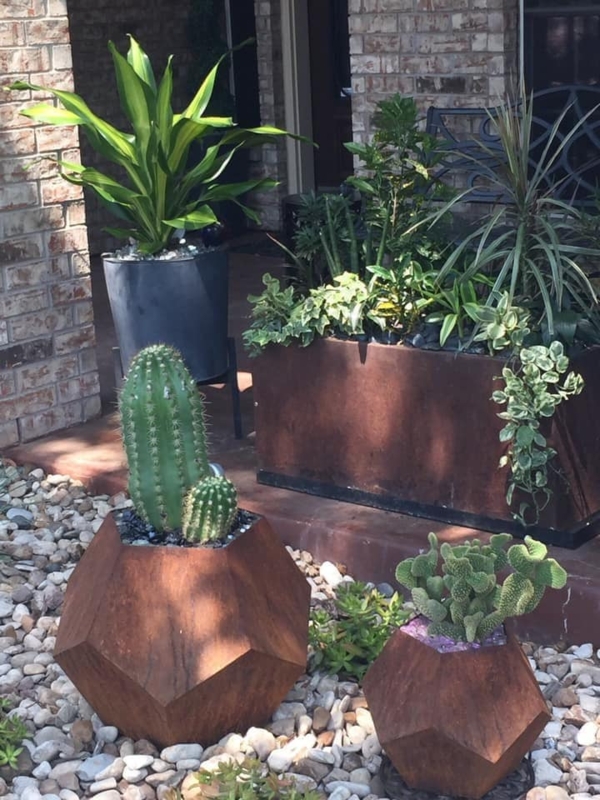 Planter Set Geometric Wire Base Matte Black Finish Faceted Design Open Frame