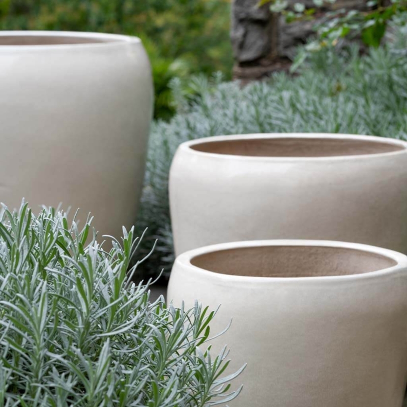Planter Set Graduated Glossy Cream Glaze Distressed Rim
