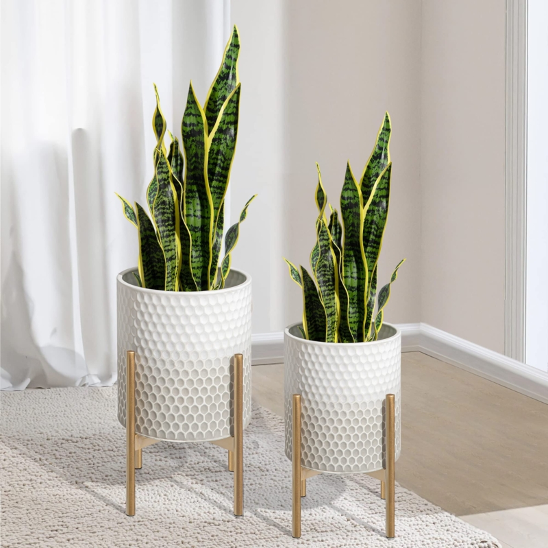 Planter Set with Gradient Finish on Tripod Stands
